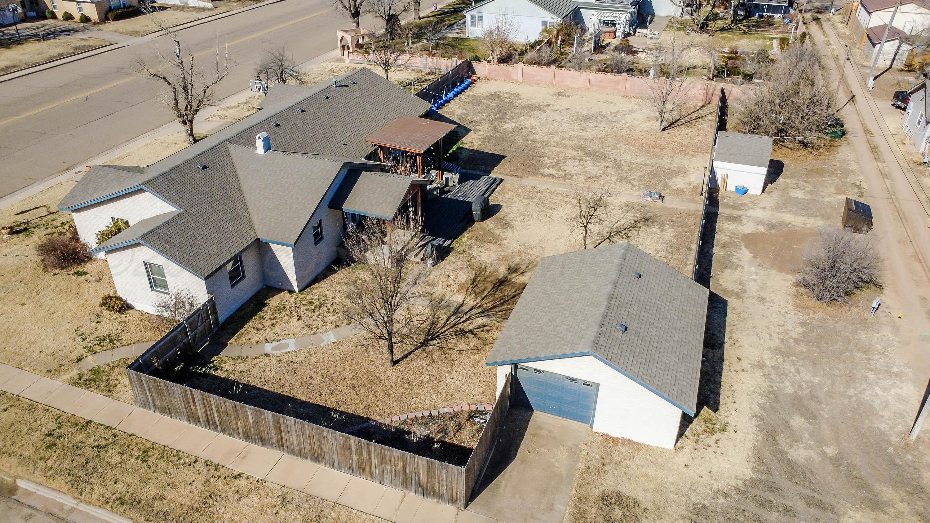 602 North Main Street Stratford, TX 79084 - Photo 41 of 44 41-Drone Backyard Overlook