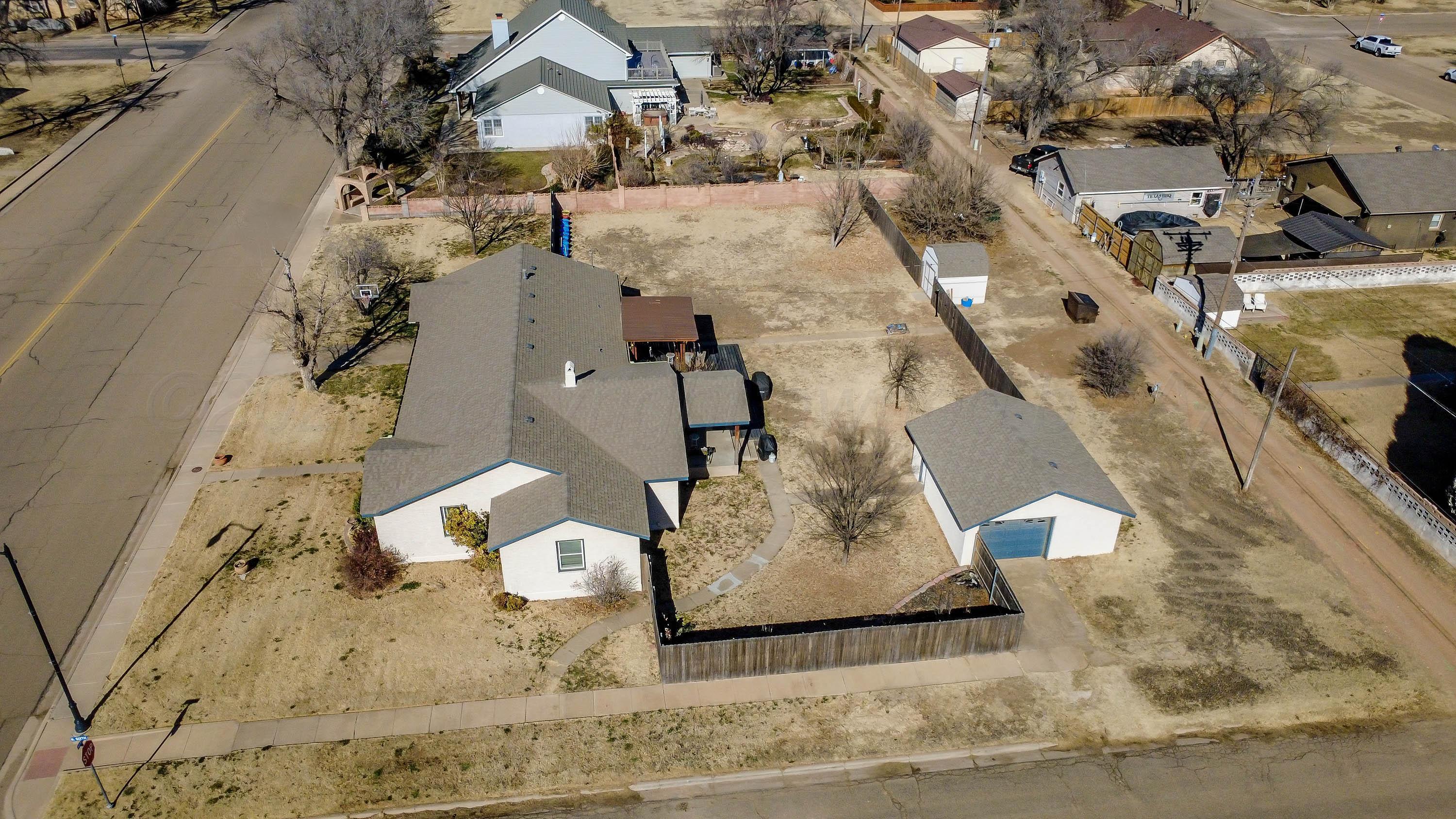 602 North Main Street Stratford, TX 79084 - Photo 43 of 44 43-Drone Side View