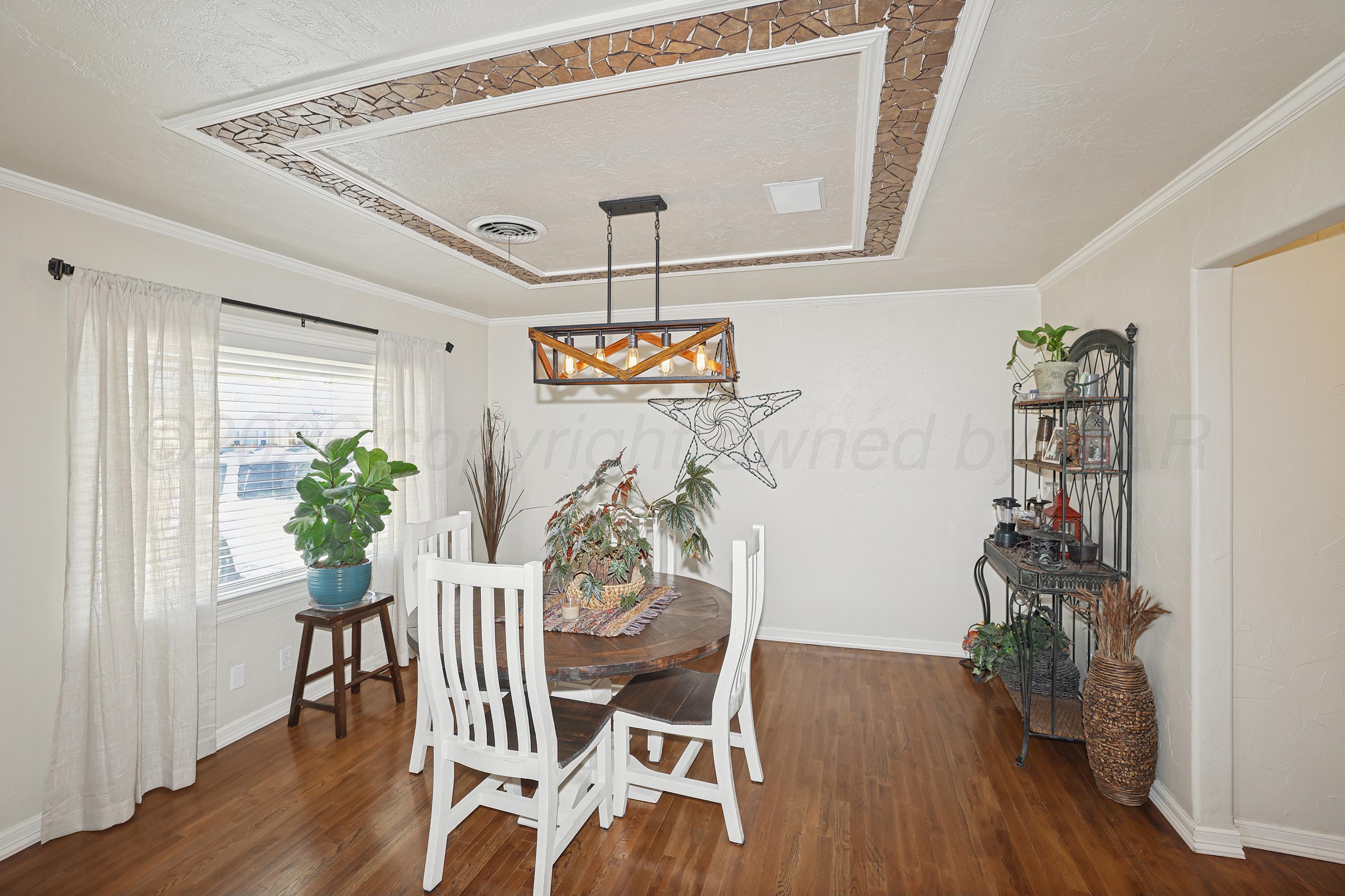 602 North Main Street Stratford, TX 79084 - Photo 9 of 44 9-Dining Area