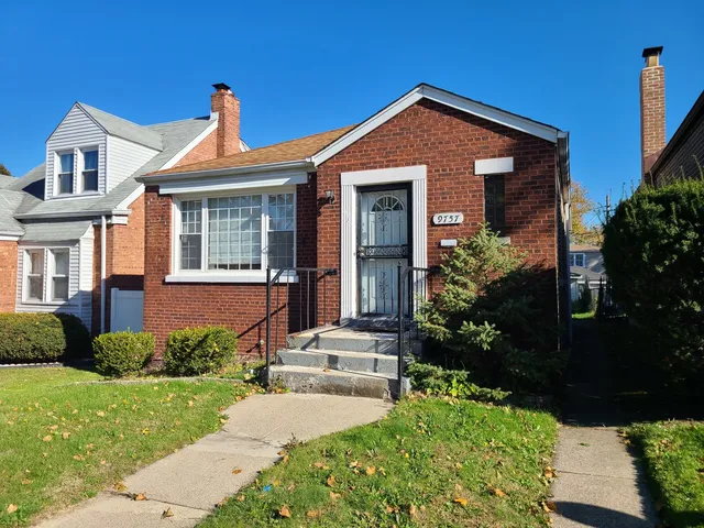 $229,900 | 9757 South Woodlawn Avenue, Chicago, IL 60628