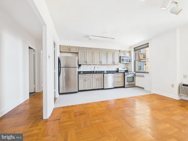 $2,200 | 2601-00 Pennsylvania Avenue, Unit 842, Philadelphia, PA 19130