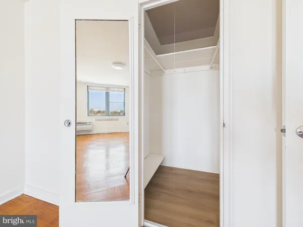 $2,200 | 2601-00 Pennsylvania Avenue, Unit 842, Philadelphia, PA 19130