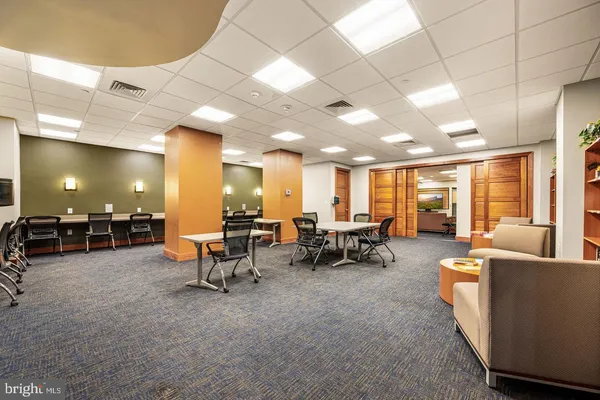 $2,200 | 2601-00 Pennsylvania Avenue, Unit 842, Philadelphia, PA 19130