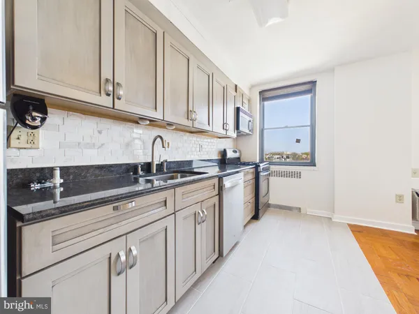 $2,200 | 2601-00 Pennsylvania Avenue, Unit 842, Philadelphia, PA 19130