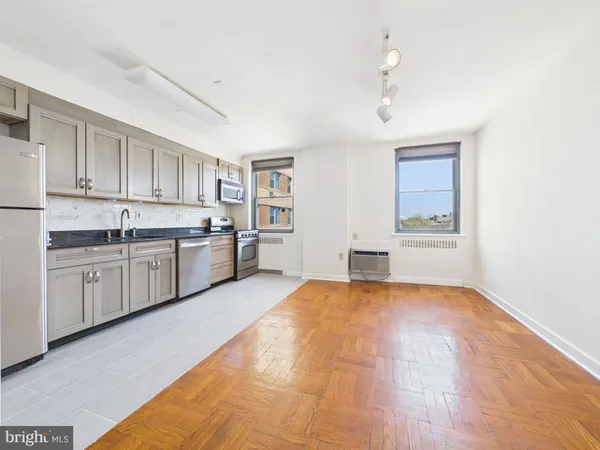 $2,200 | 2601-00 Pennsylvania Avenue, Unit 842, Philadelphia, PA 19130