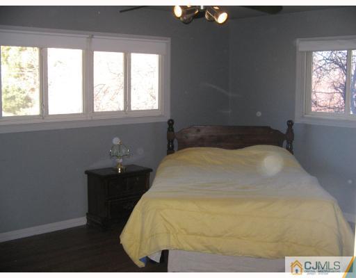 16 Calvin Road Kendall Park, NJ 08824 - Photo 6 of 8 Gallery Image 6