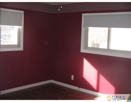 16 Calvin Road Kendall Park, NJ 08824 - Photo 8 of 8 Gallery Image 8