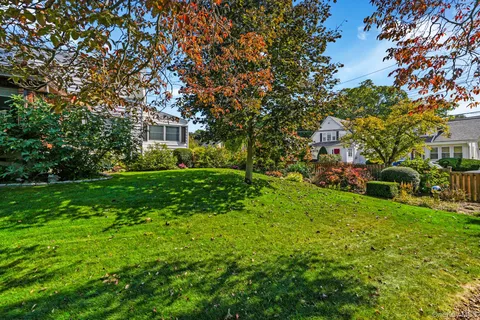 $910,000 | 1 Hoover Road, Yonkers, NY 10710