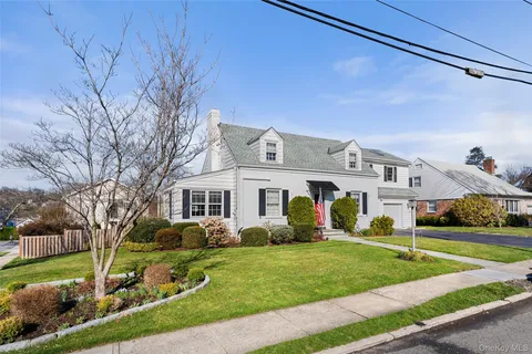 $910,000 | 1 Hoover Road, Yonkers, NY 10710