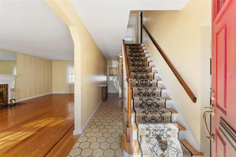$910,000 | 1 Hoover Road, Yonkers, NY 10710