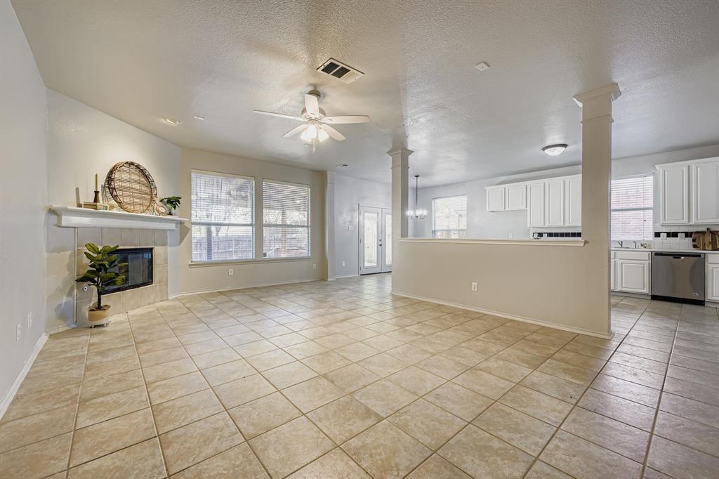 4201 Broken Bend Boulevard Fort Worth, TX 76244 - Photo 5 of 34