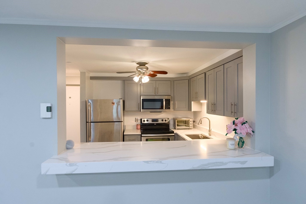 45 Oval Road, Unit 8 Quincy, MA 02170 - Photo 4 of 10