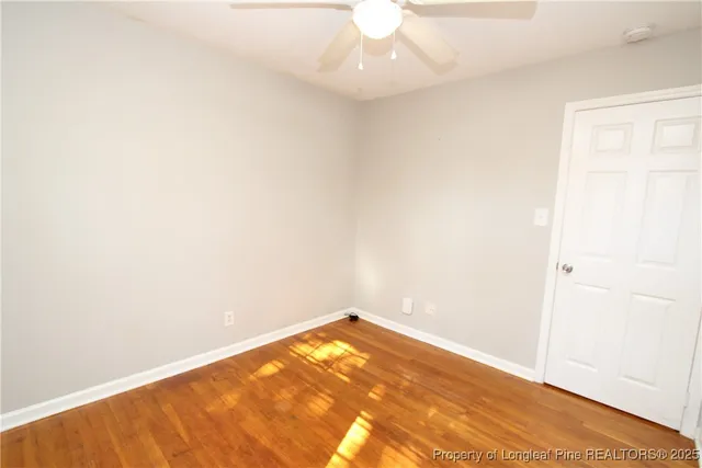 an empty room with a empty space