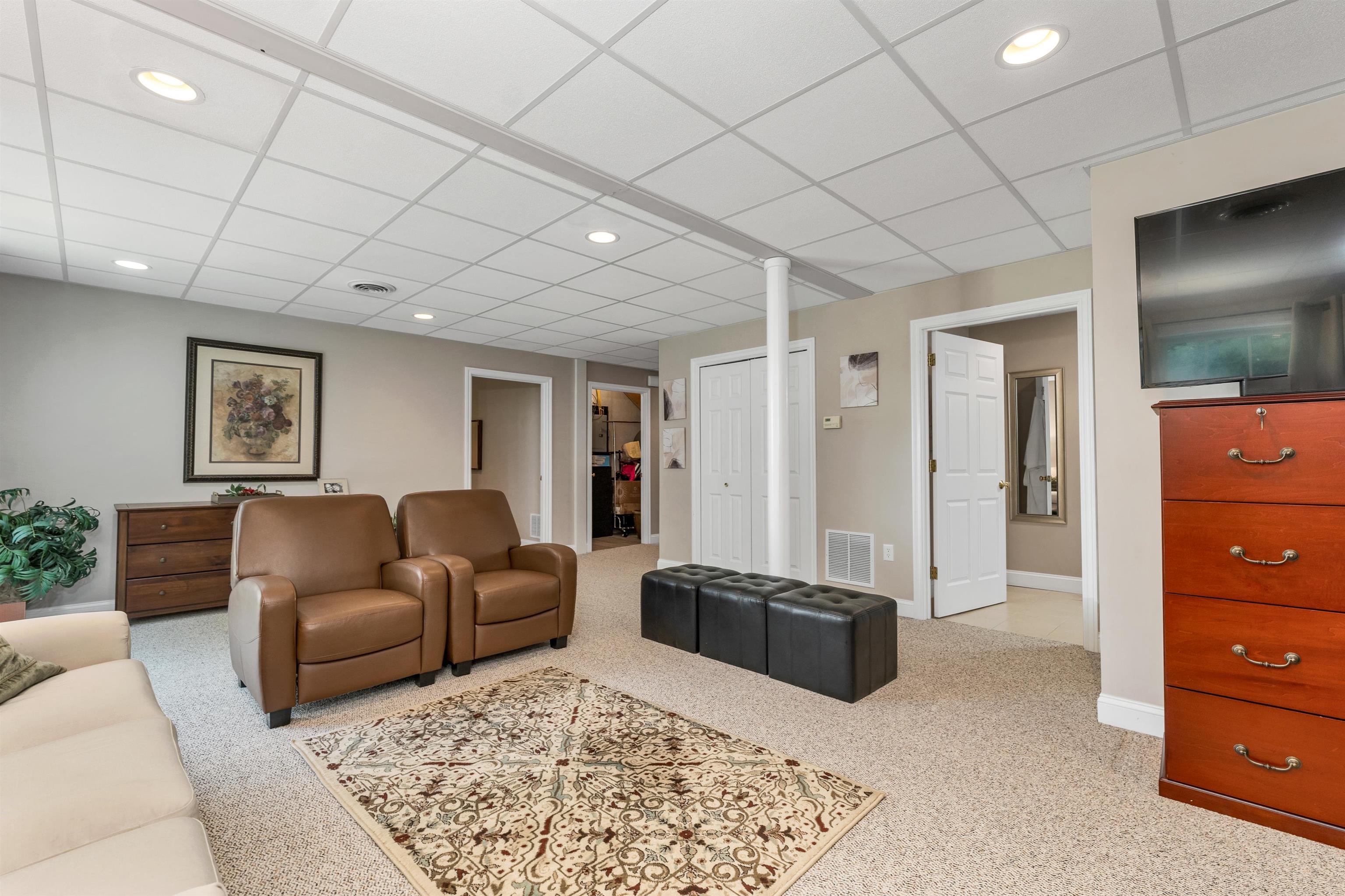 13 Lamplighter Village Road Windham, NH 03087 - Photo 46 of 57