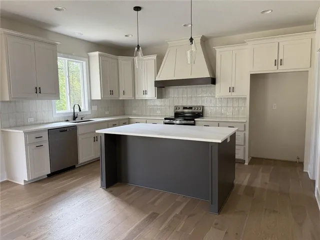 $565,000 | 5202 Northeast 90th Terrace, Kansas City, MO 64156