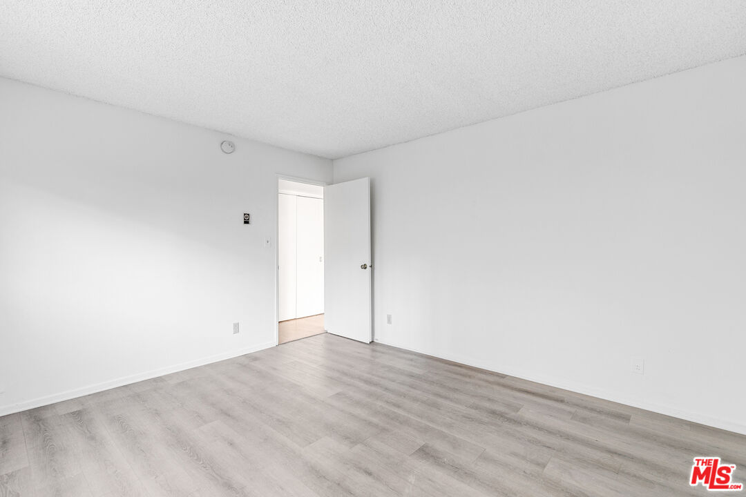 1811 Parnell Avenue, Unit 3 Los Angeles, CA 90025 - Photo 15 of 20 a view of an empty room