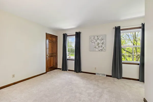 $399,000 | 18 Jennifer Lane, DeKalb, IL 60115