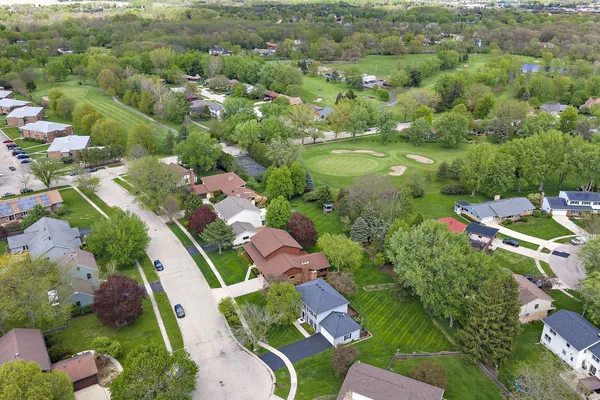 $399,000 | 18 Jennifer Lane, DeKalb, IL 60115
