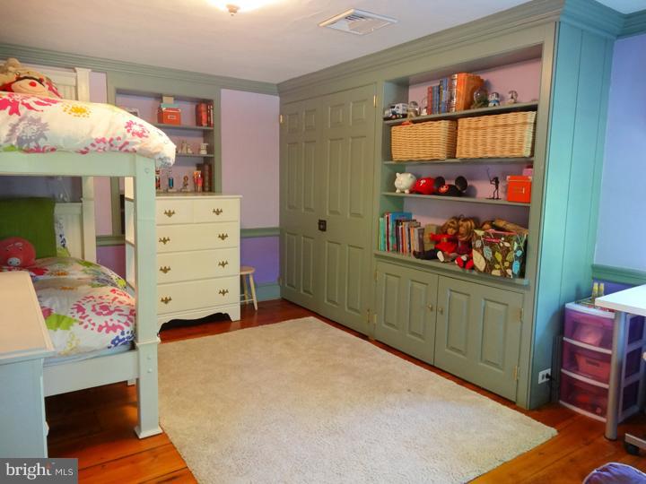 2 River Road Conshohocken, PA 19428 - Photo 14 of 22 Bedroom 2