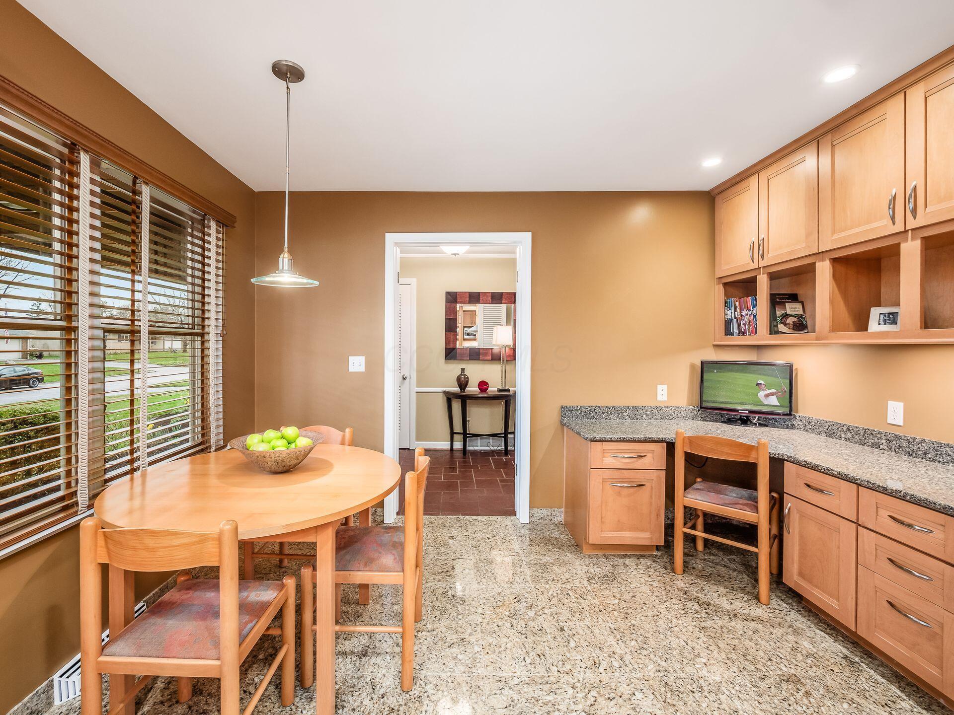 2080 Chardon Road Columbus, OH 43220 - Photo 28 of 115 Kitchen