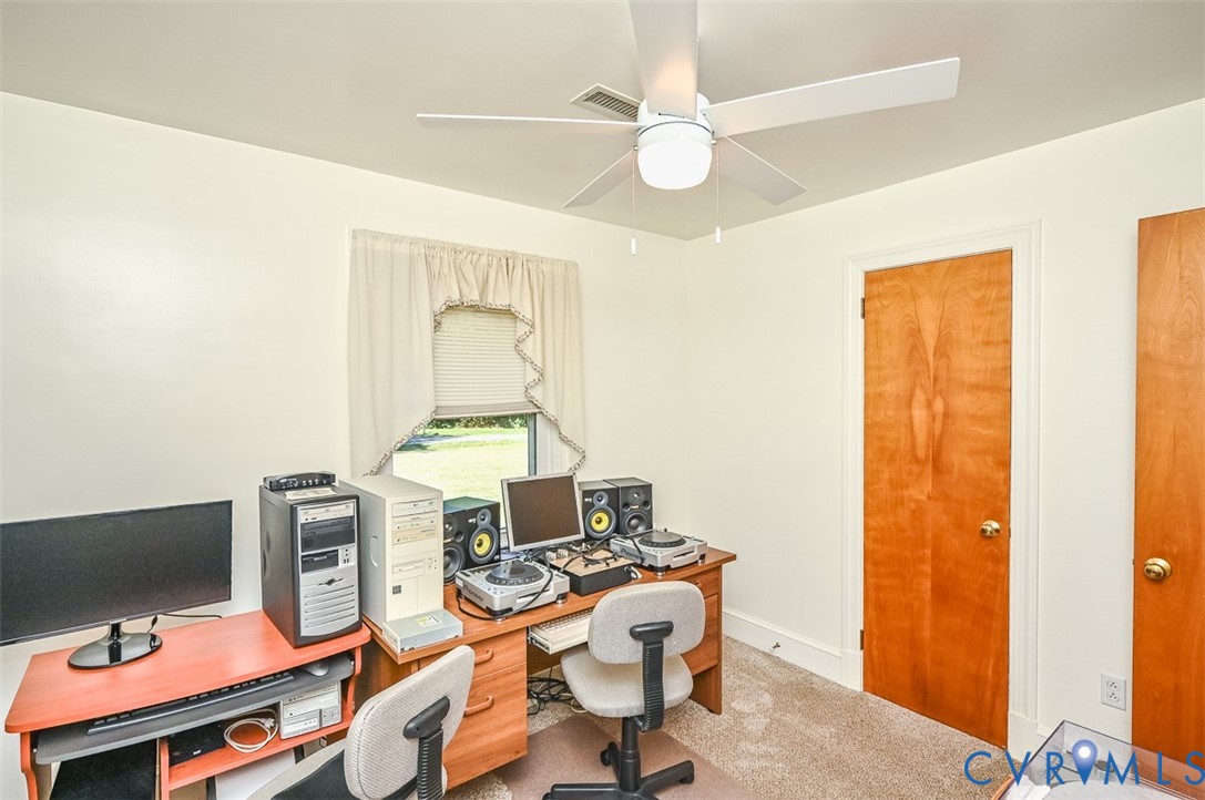 620 Three Chopt Road Manakin-Sabot, VA 23103 - Photo 22 of 42 a view of a workspace with furniture