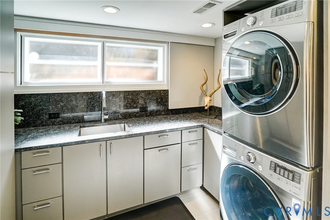 4902 Riverside Drive Richmond, VA 23225 - Photo 45 of 69 Laundry room with Utility sink, Granite counters,