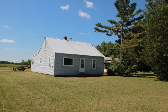 $250,000 | 2536 East Gogomain Road, Pickford, MI 49774