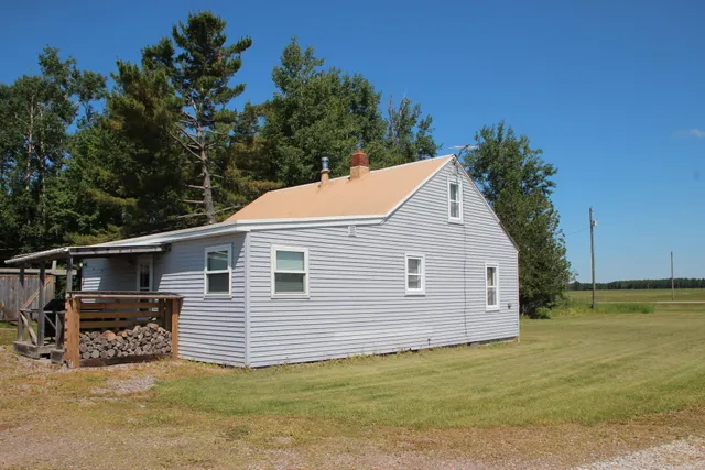 $250,000 | 2536 East Gogomain Road, Pickford, MI 49774