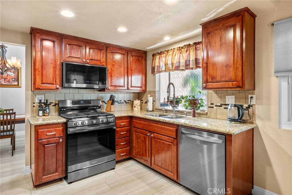 12816 Via Barcelona Road Yucaipa, CA 92399 - Photo 15 of 61