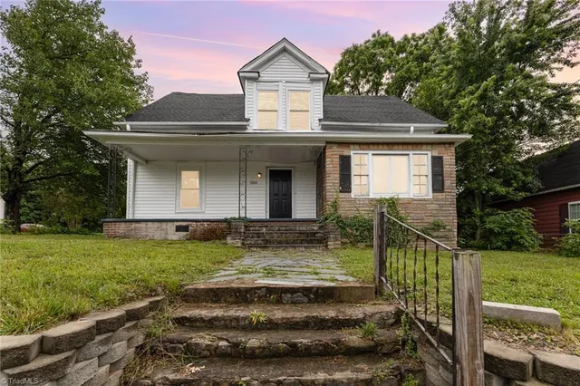 $164,900 | 1524 East 14th Street, Winston-Salem, NC 27105