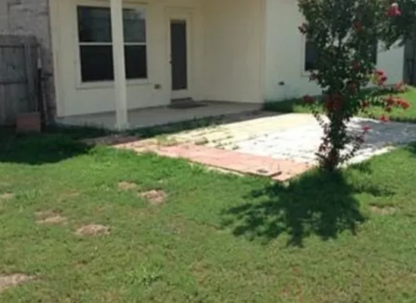 $2,400 | 811 Shadow Creek Boulevard, Buda, TX 78610