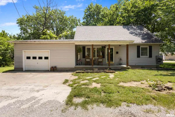 $169,900 | 104 North Jackson Street, Carterville, IL 62918