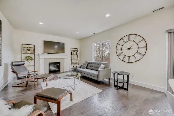 $999,950 | 1900 240th Place Southwest, Bothell, WA 98021