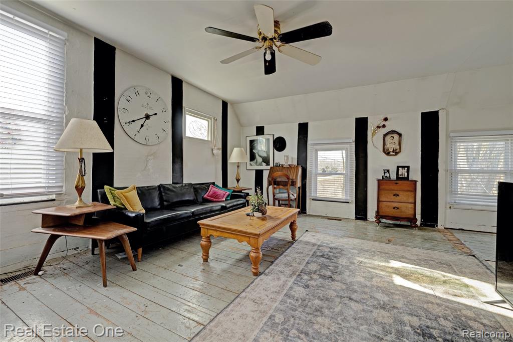 7560 Metcalf Road Avoca, MI 48006 - Photo 23 of 57