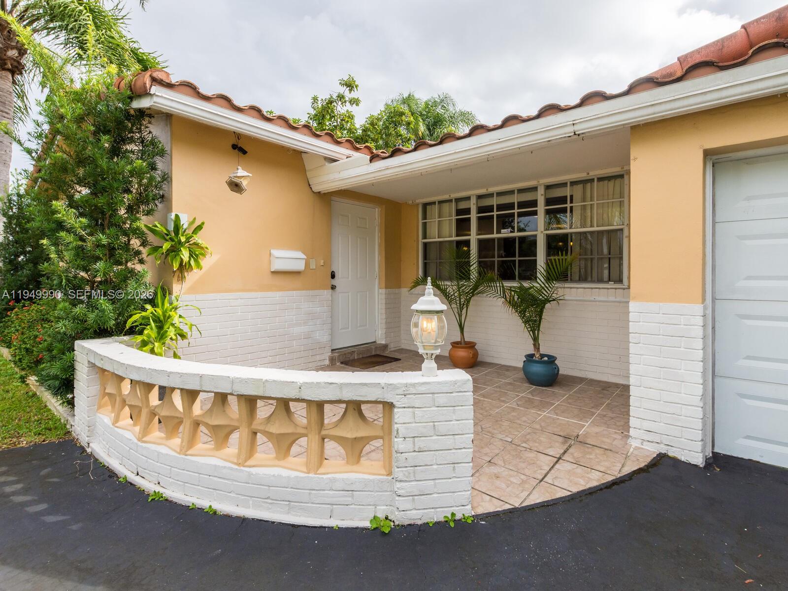 5524 Garfield Street Hollywood, FL 33021 - Photo 4 of 69