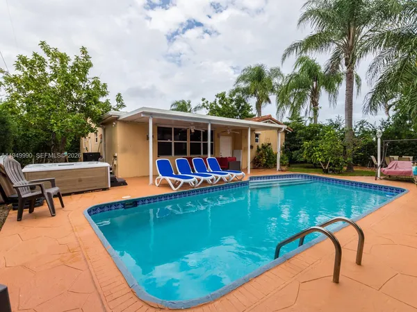 $4,800 | 5524 Garfield Street, Hollywood, FL 33021