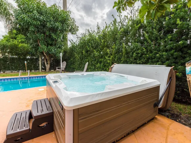 $4,800 | 5524 Garfield Street, Hollywood, FL 33021