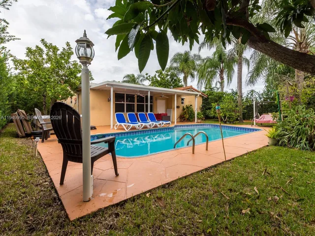 $4,800 | 5524 Garfield Street, Hollywood, FL 33021