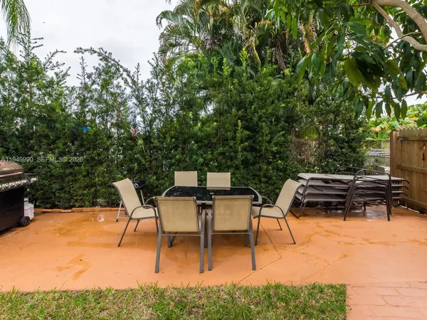 $4,800 | 5524 Garfield Street, Hollywood, FL 33021