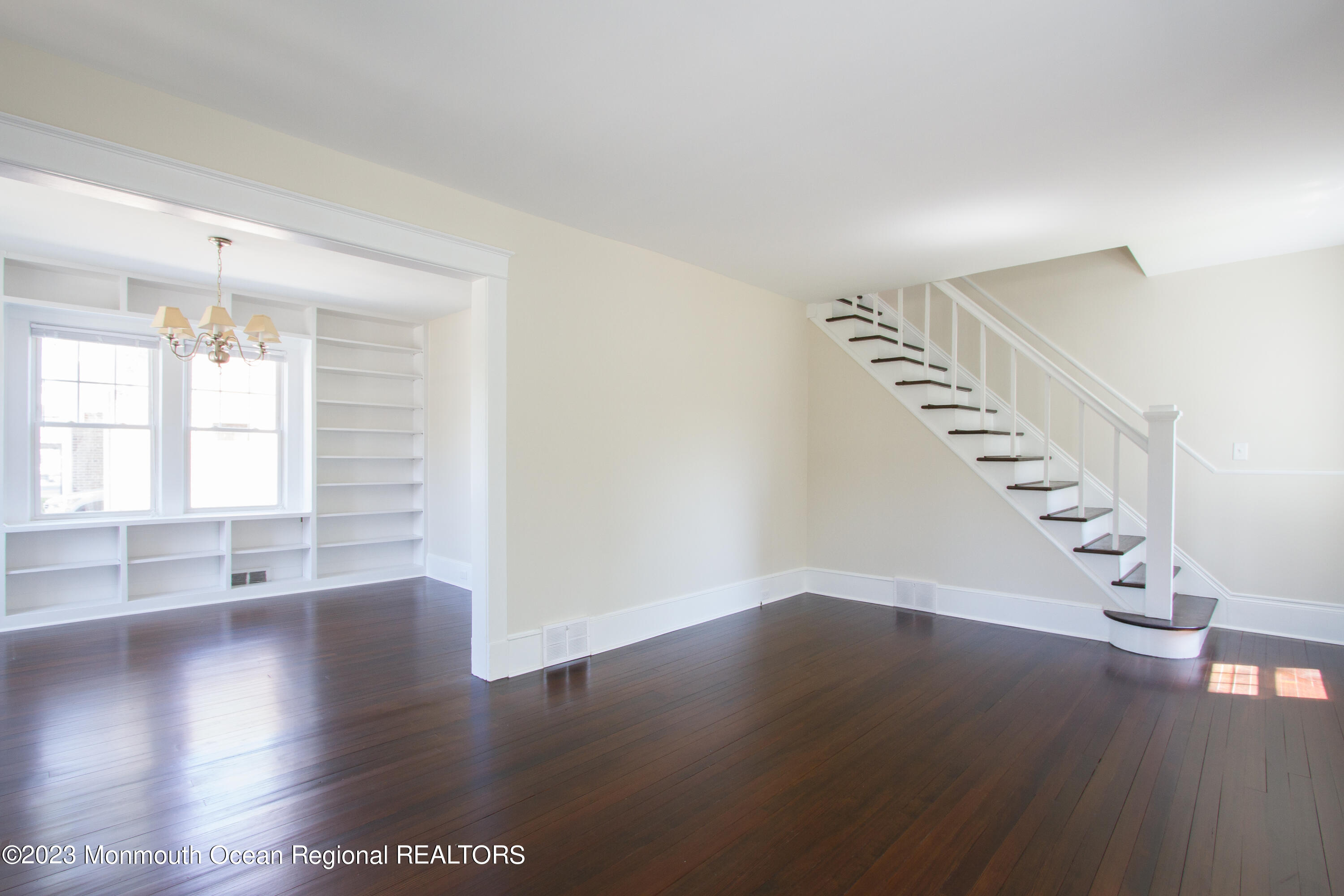 532 River Road Fair Haven, NJ 07704 - Photo 4 of 18 Living Room