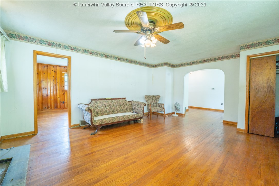 5267 Elk River Road North Elkview, WV 25071 - Photo 2 of 22 Gallery Image 2