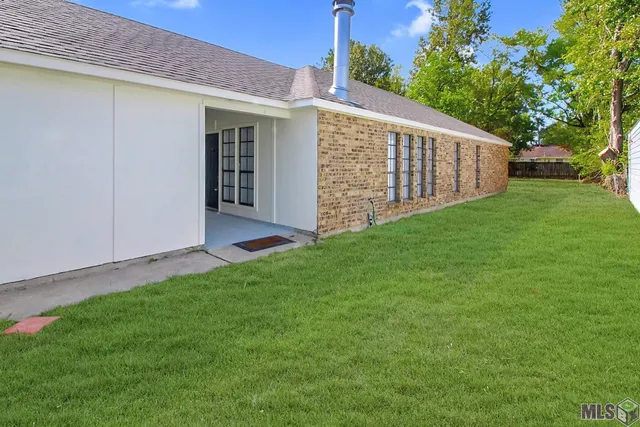 $1,500 | 18726 Old Jefferson, Baton Rouge, LA 70817