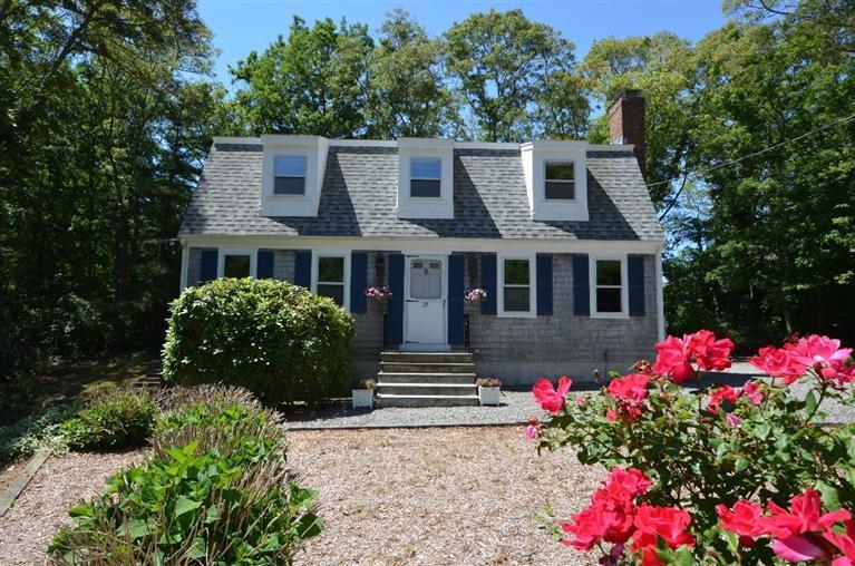 25 Hummingbird Hill Road Falmouth, MA 02540 - Photo 1 of 21 Primary Photo