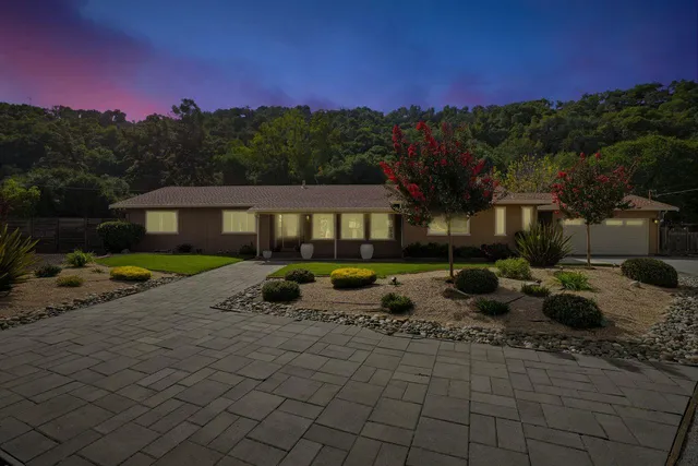 $1,259,000 | 27412 Vista Del Toro Place, Salinas, CA 93908