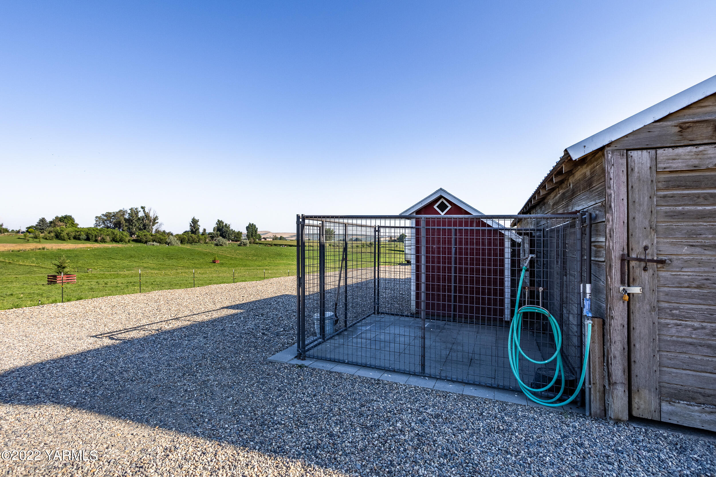 2270 Hudson Road Outlook, WA 98938 - Photo 29 of 36 Dog Kennel and Chicken Coop