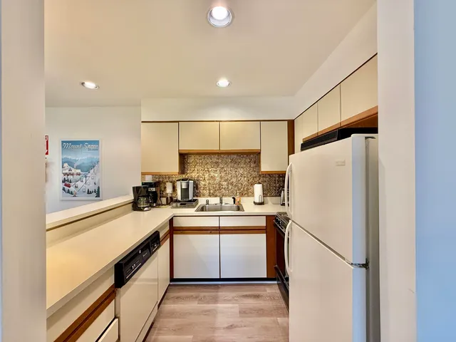 $312,000 | 15 D Mountain Villiage, Unit 234, West Dover, VT 05356