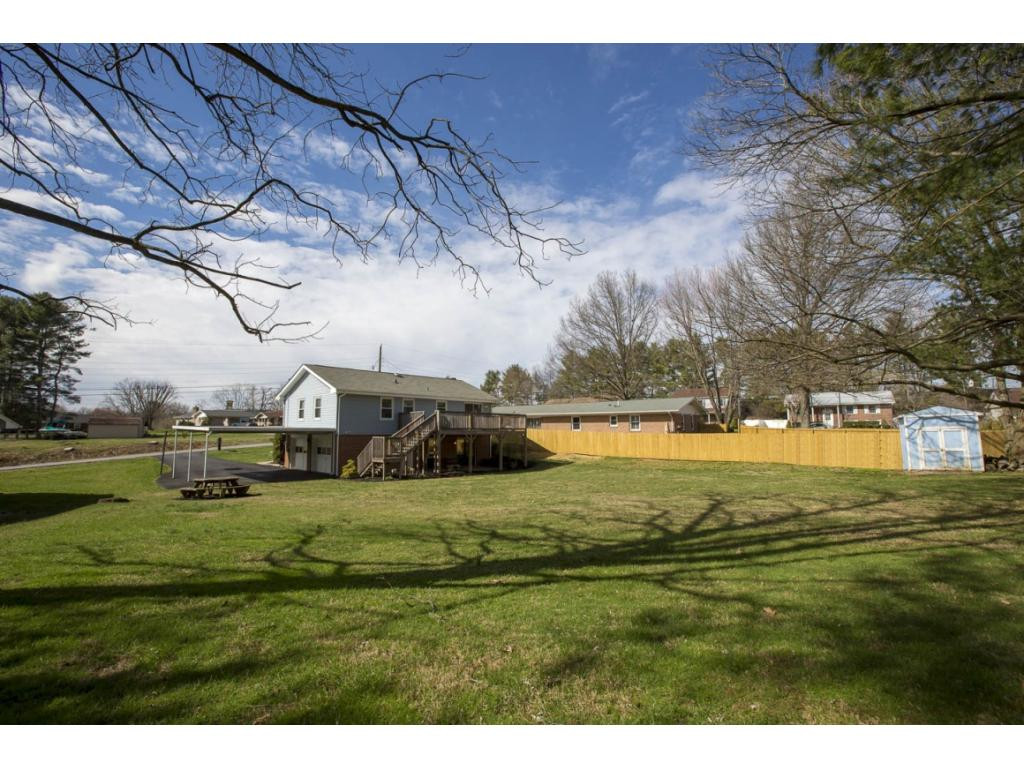 14 Longdale Road Bristol, VA 24201 - Photo 5 of 34 40 Acre of Level Pretty Yard