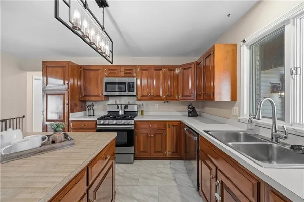 $474,900 | 1738 Creek Street, Penfield, NY 14625