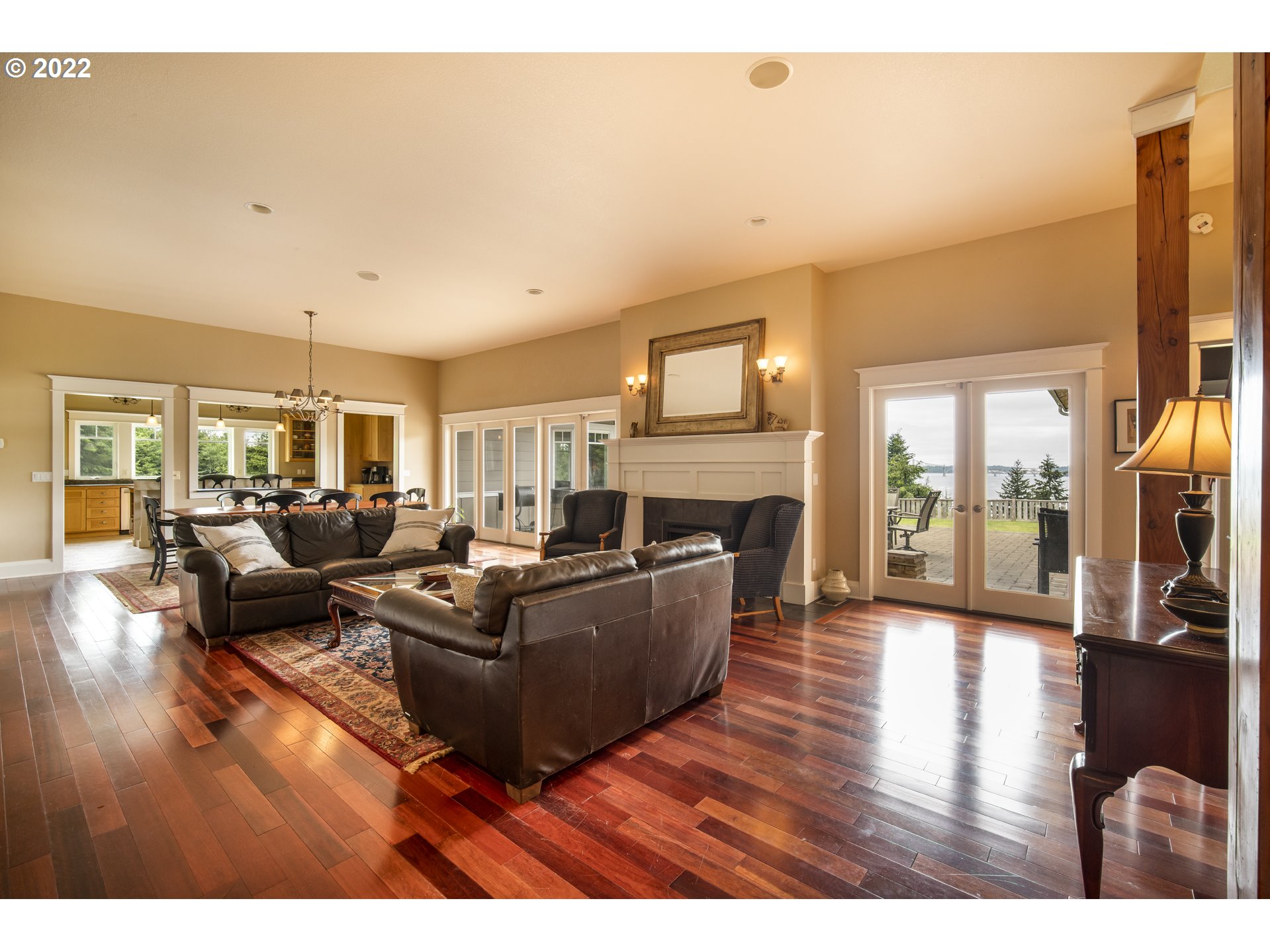 65611 East Bay Road North Bend, OR 97459 - Photo 4 of 32 Gallery Image 4