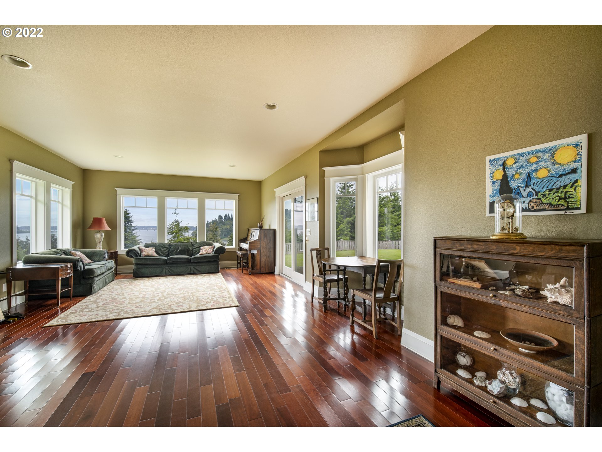 65611 East Bay Road North Bend, OR 97459 - Photo 10 of 32 Gallery Image 10